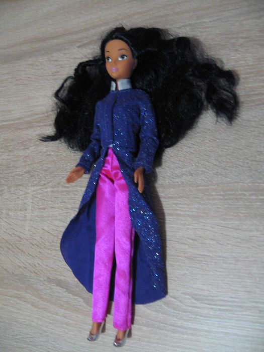 Kolekcjonerska lalka księżniczka Dżasmina (Jasmina) firmy Simba