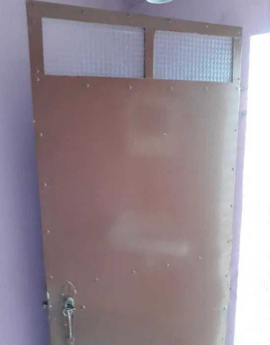 Porta em Ferro sem aro !