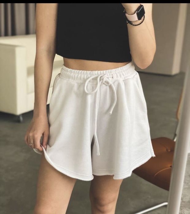Шорты белые новые