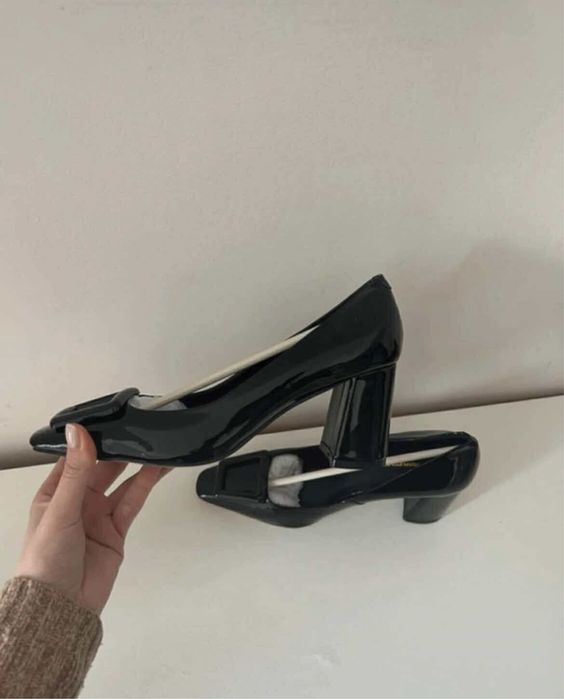 Nowe czarne lakierowane czółenka