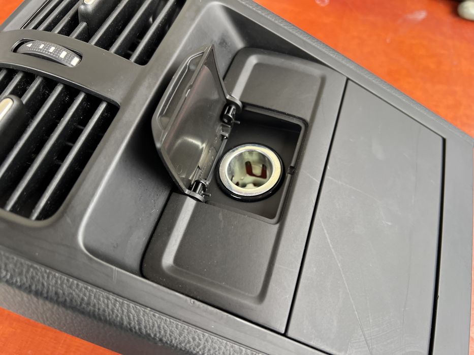 Підлокітник центральна консоль борода VW Passat B7 Європа дефлектор