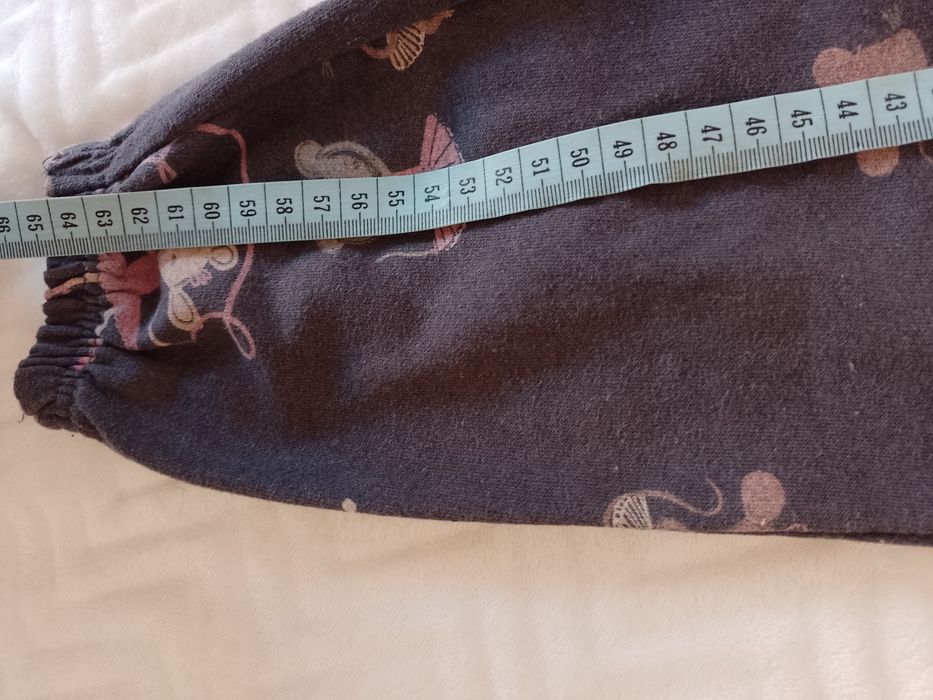Sprzedam spodnie dresowe Sinsay 122cm