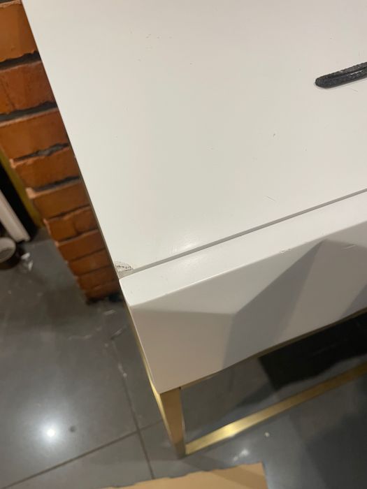 Biała konsola komoda