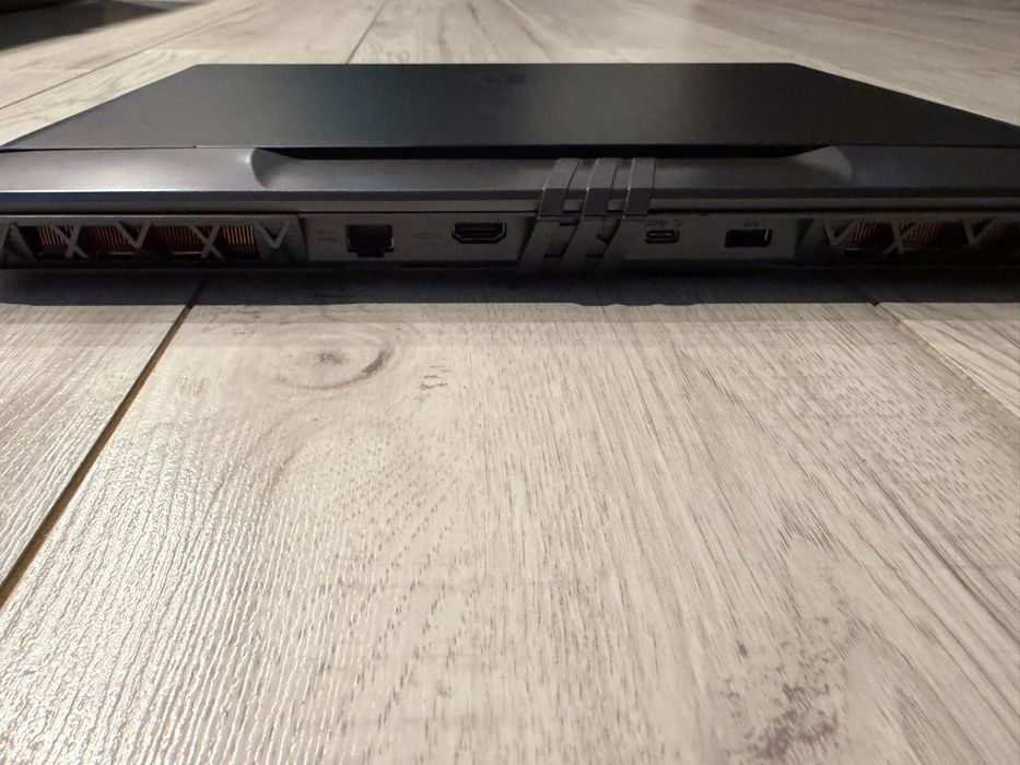 Sprzedam laptop MSI VECTOR