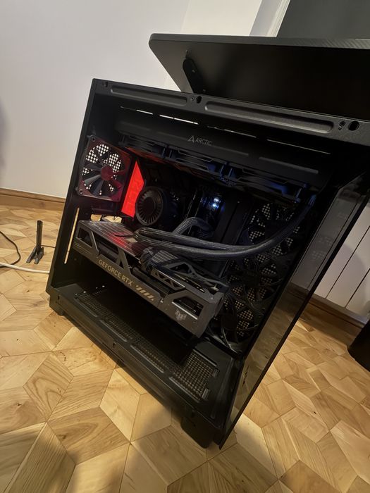 Komputer gamingowy RTX 5080 OC, Ryzen 9 9950X3D, 32 GB RAM, SSD 4,5 TB