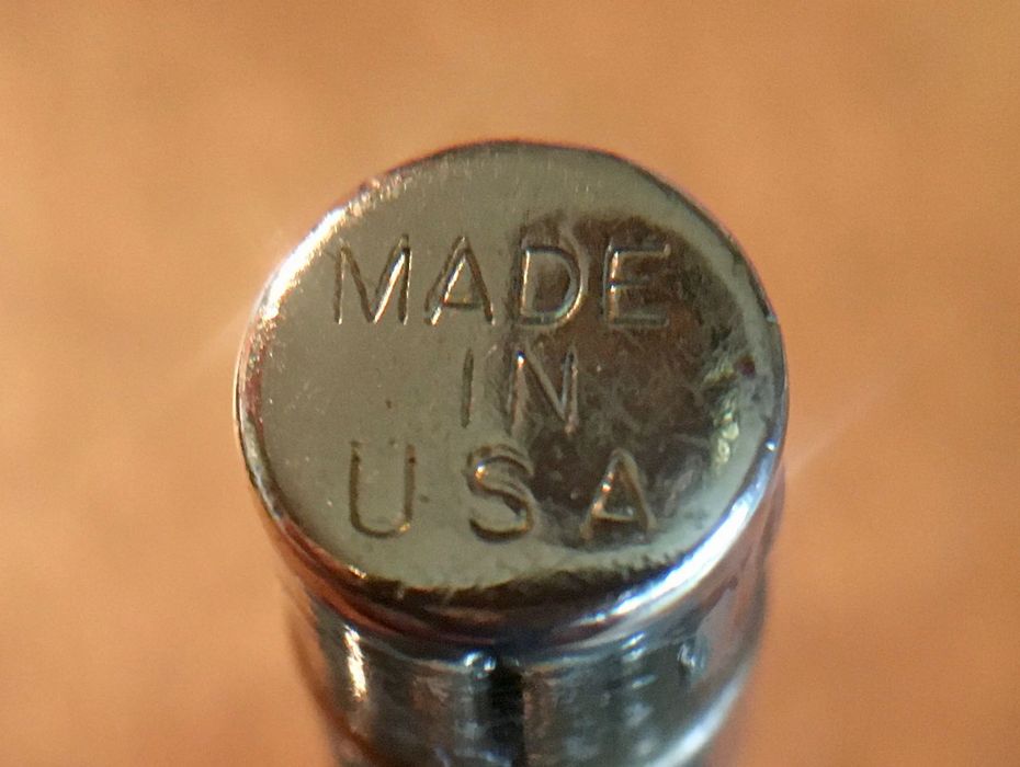 ESFEROGRÁFICA extensível 75mm + LAPISEIRA telescópica 42 mm - antigas