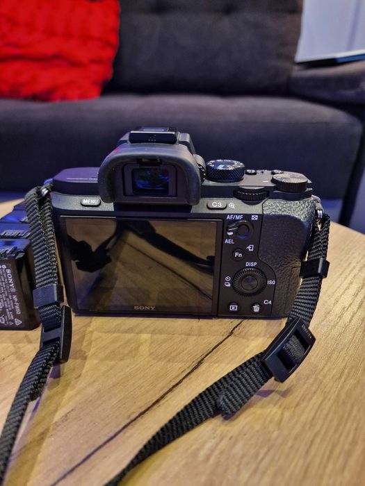 Sony A7 II, przebieg 11tys, 5 baterii + ładowarka