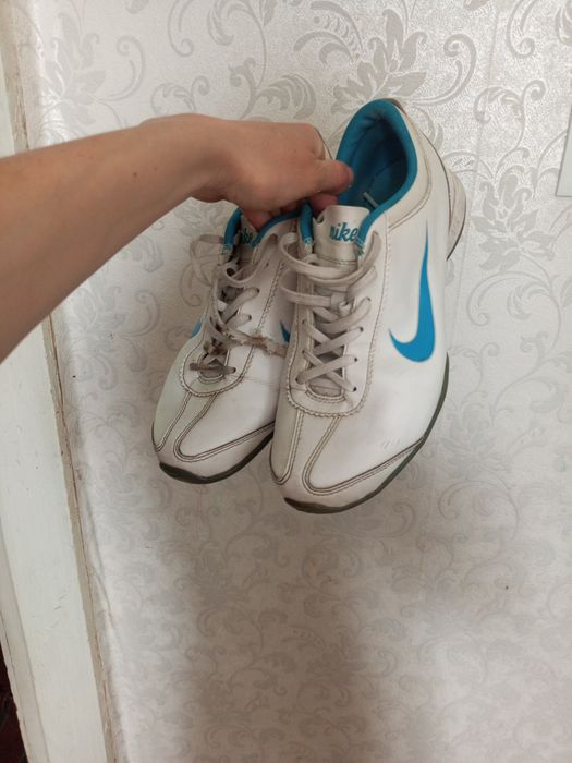 Кросівки Nike Wmns Air Musio 38.5 (24.5)cm