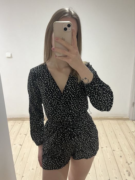 Wzorzysty czarno-biały kombinezon Sinsay