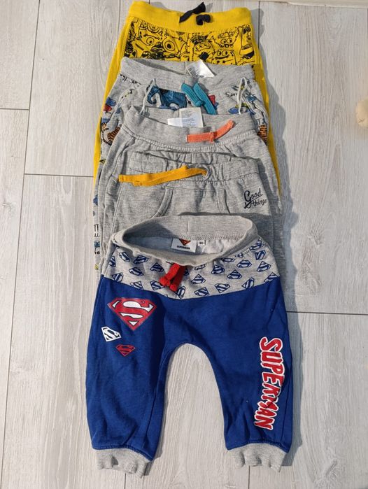 Дитячі речі та іграшки