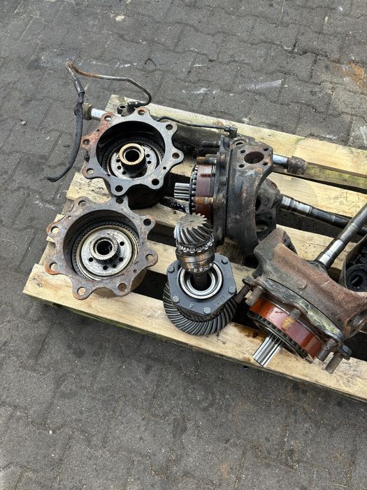 Deutz Fahr Agrotron Seria M, K części do przedniego mostu osi