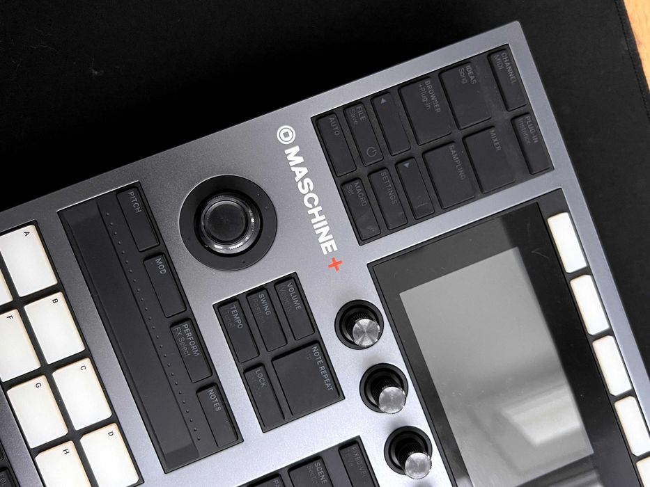 Native Instruments Maschine Plus