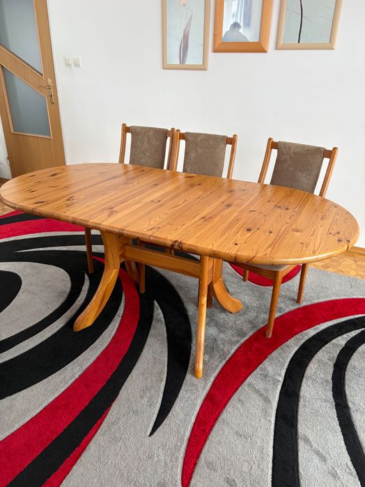 Drewniany stół solidny