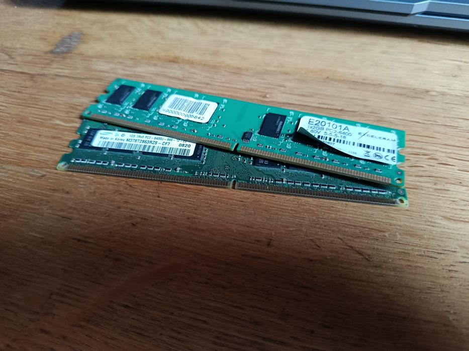 Оперативна пам'ять DDR2 3GB (2GB + 1GB) 800MHz PC2-6400