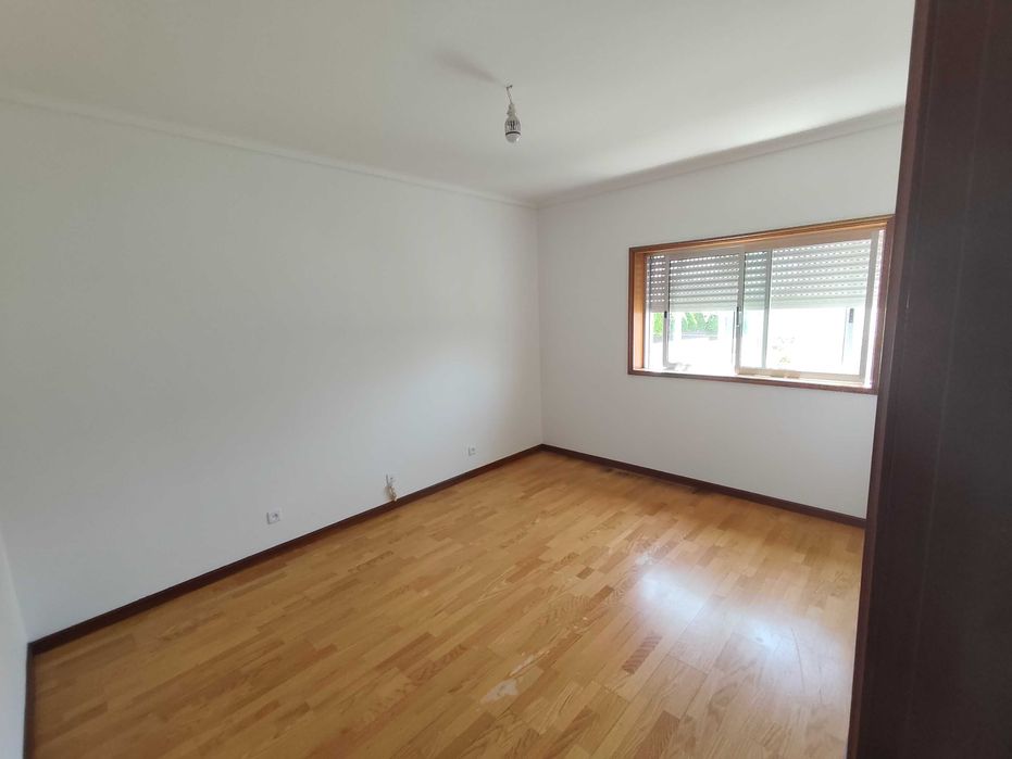 T3 Remodelado | Open Space | 2 Varandas | Garagem Fechada | Paços de Brandão