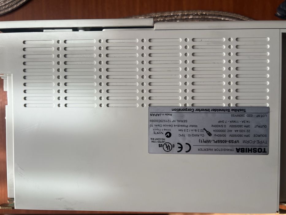 Falownik Tosshiba  VFS9-4055Pl-WP