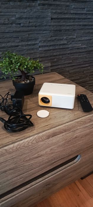 Sprzedam nowy projektor