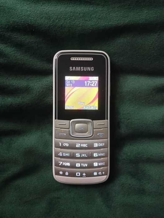 Samsung E1050 bez blokady sim-lock  super stan