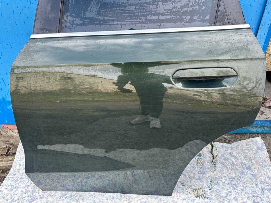 Дверь BMW X1 2025 U11 передня права задня права передня ліва задня ліва SANREMO GREEN METALLIC (C4E)