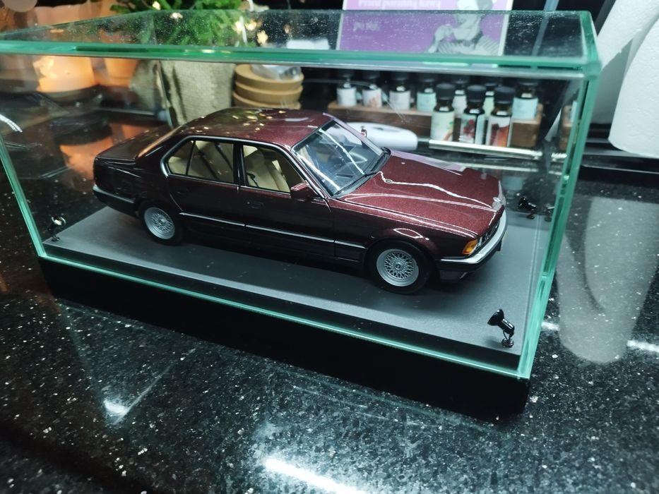 BMW 730i 1986 Minichamps, model skala 1:18