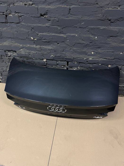 Кришка багажника Audi A4 B9 седан 16-23 рік LX7L