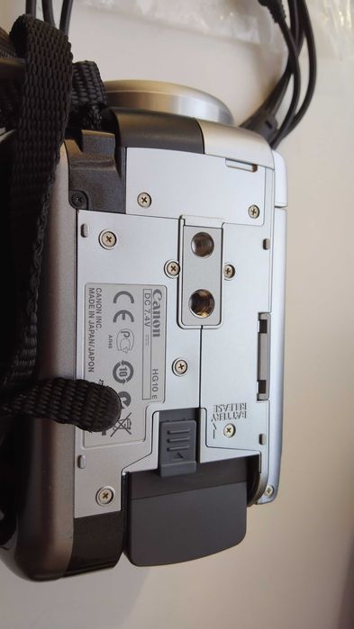 Цифровая Видеокамера Canon HG10 HDD40гб  FullHD