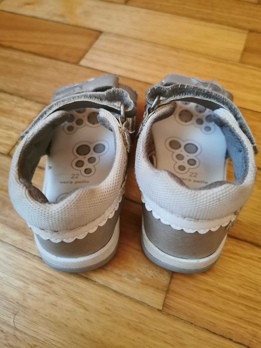 Sandálias Chicco - tamanho 23