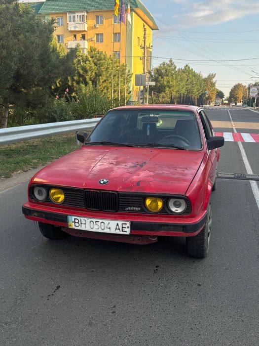 Продаю БМВ E30  М40Б18