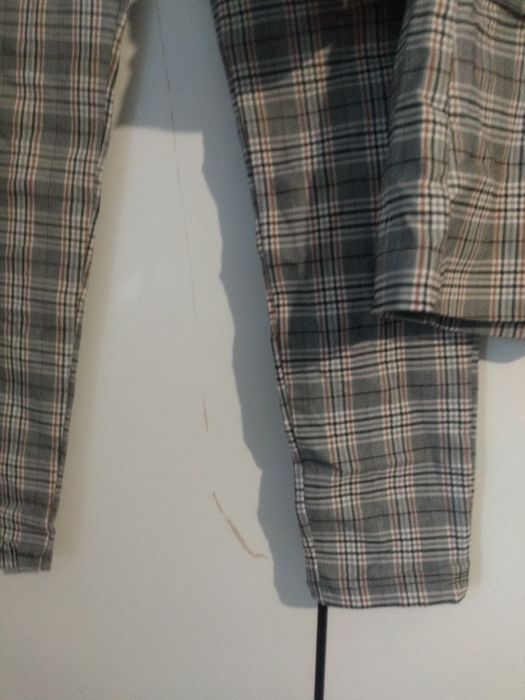 Nowy z metką garnitur w kratę