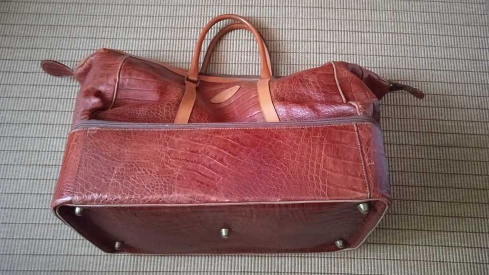 Saco viagem em pele - BOM ESTADO