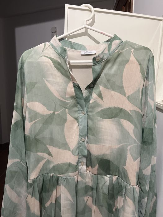 Vestido midi em tons de verde