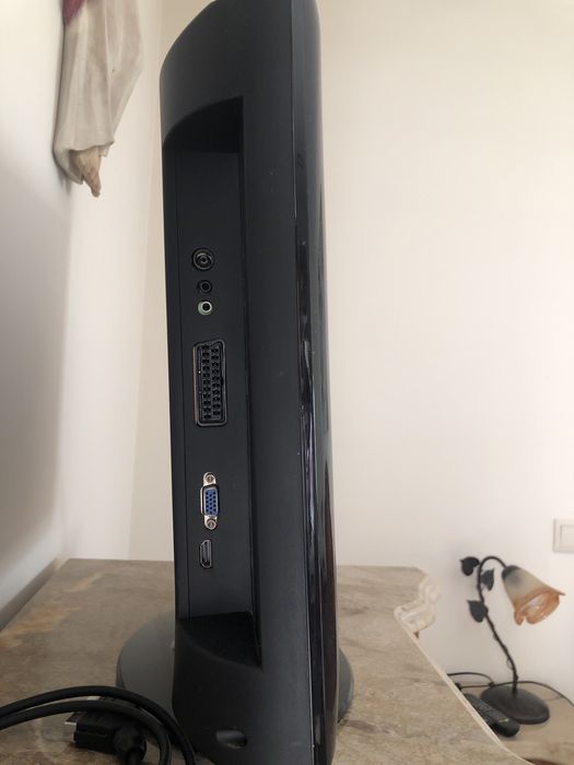 Televisao com leitor dvd como nova