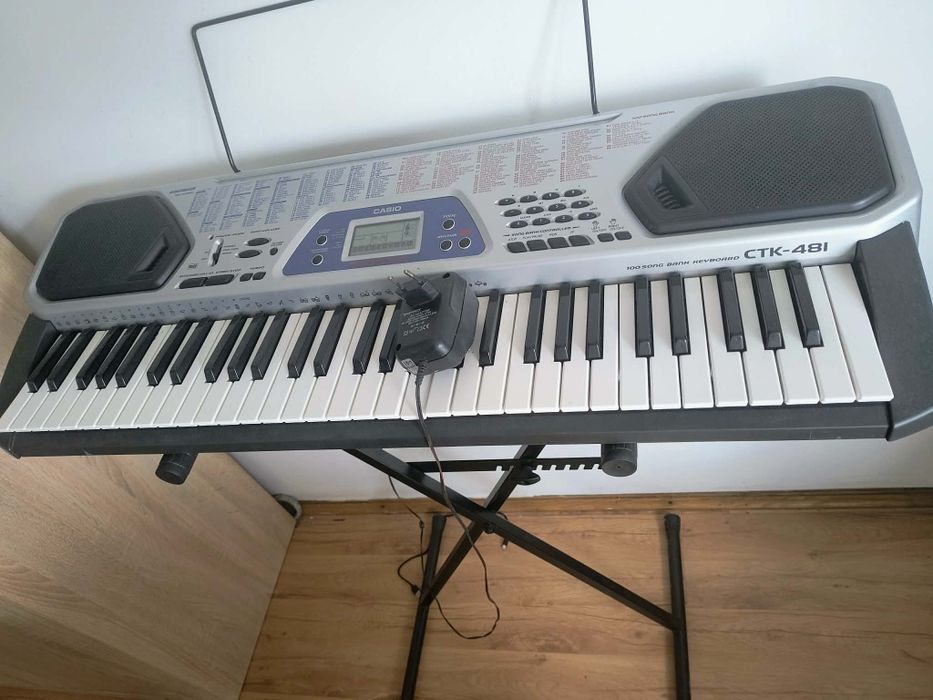 Elektroniczny keyboard CASIO  stan bdb