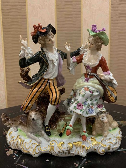 Антикварне  дзеркало Sitzendorf і інша цікава порцеляна