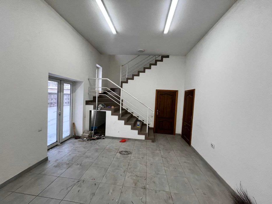 Оренда приміщення Ювілейний, вул. Небожинського (280 м.кв)