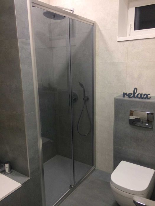 Душевая кабина стеклянная на поддон из плитки под заказ. Акция!