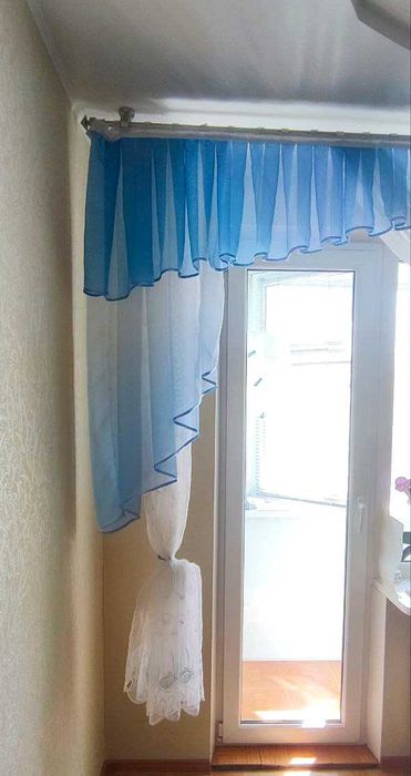 Ламбрикени 3ярусний на петлях липучках  3м біло-синій