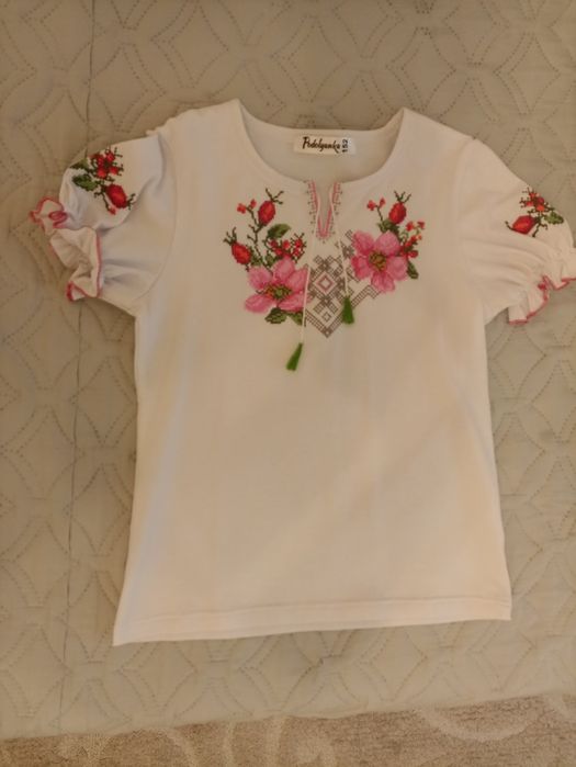 Футболка вишиванка на дівчинку