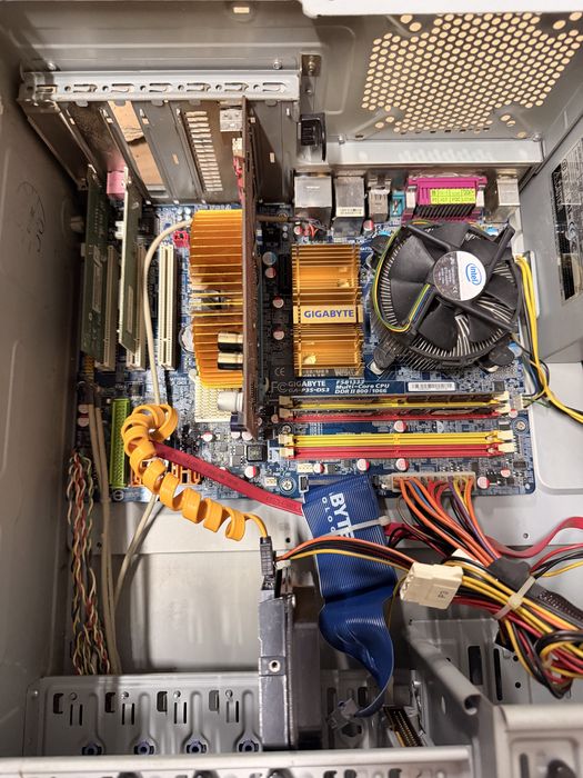Два системні блоки Deluxe та Cooler Master на запчастини або відновлення