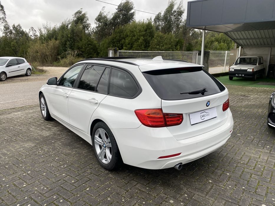 BMW 320d Sport Auto - GPS + Teto panorâmico + Vidros
