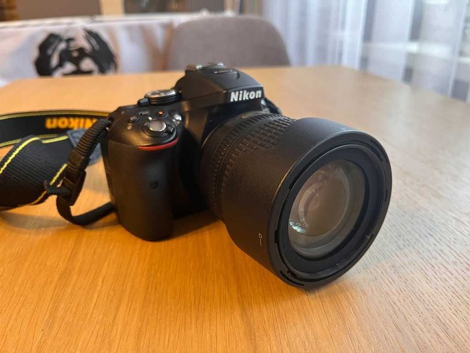 Aparat lustrzanka Nikon D5300 zestaw, lampa