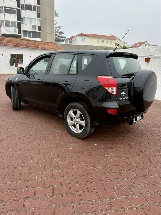 Toyota RAV4 — fotografia 3
