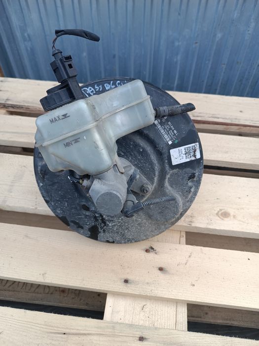 Serwo hamulcowe pompa VW passat b6 3c1,614,105L Europa