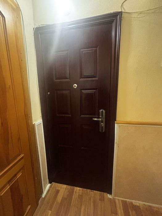 Входная дверь с коробкой