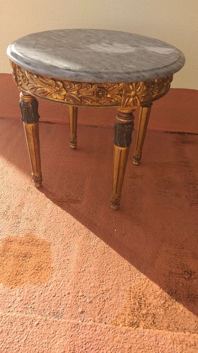 Mesa apoio dourada com espelho