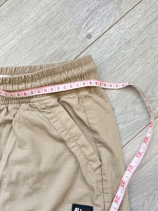 Прямі брюки спортивного стилю reserved