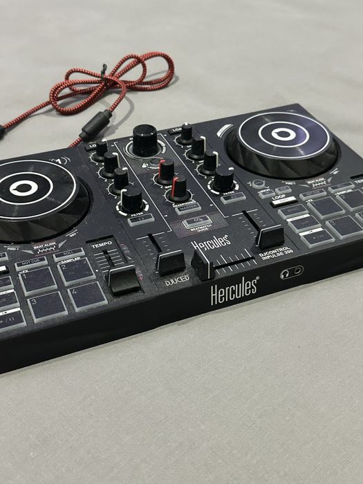 Controlador DJ Hercules Inpulse 200