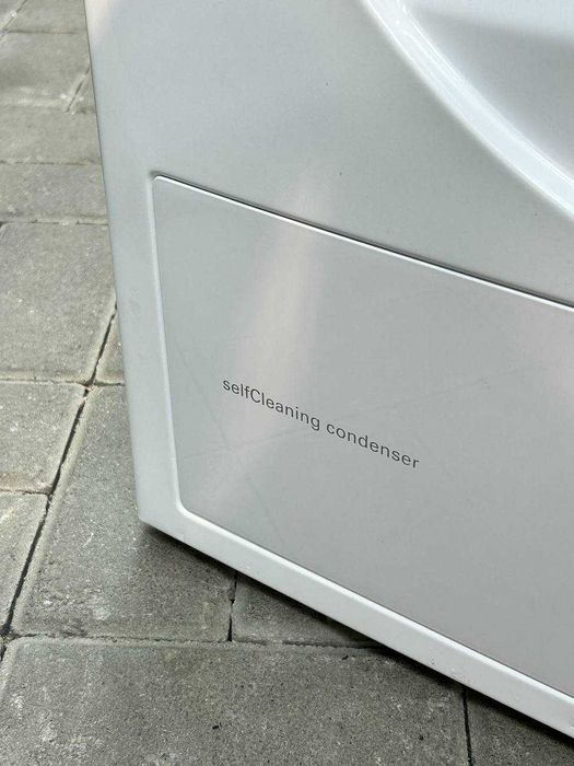 Сушильна машина Siemens iQ700 WT47W568DN