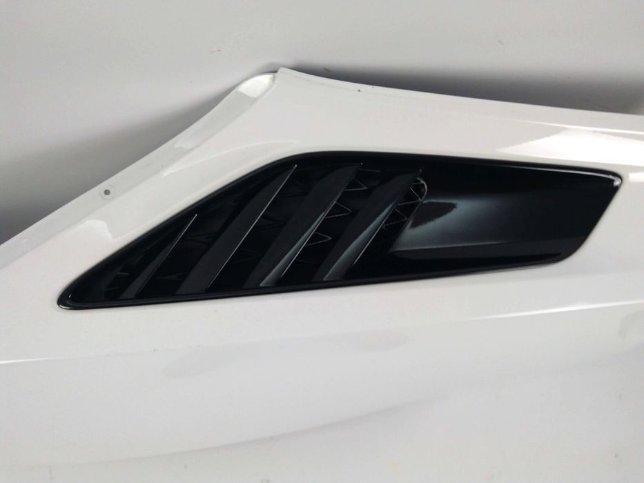 Chevrolet Corvette C7 błotnik prawy tył 2014-19