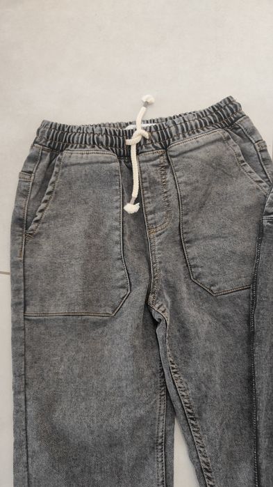Dżinsy jeansy jogersy Reserved 146 dla chłopca